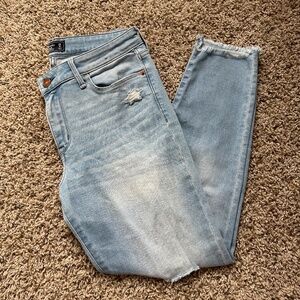 Abercrombie & Fitch Harper Ankle Jeans Light Wash Distressed Size 28 Regular
